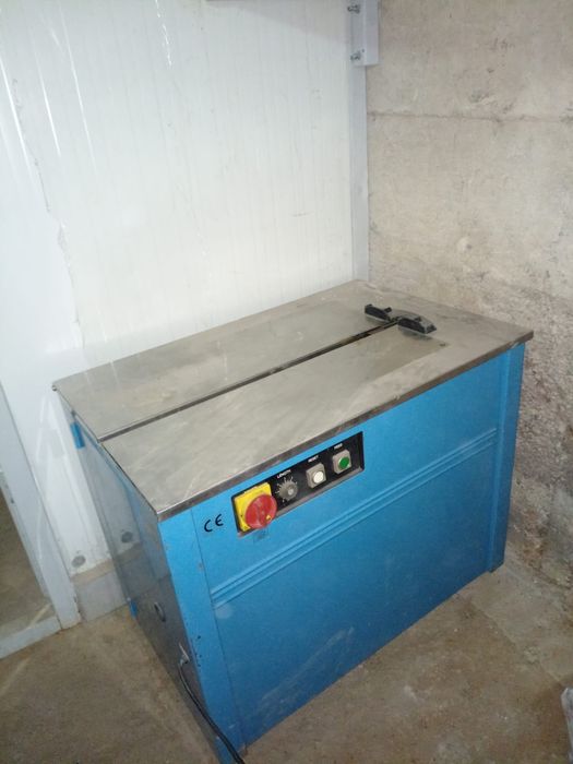 Masina de bandat semiautomata