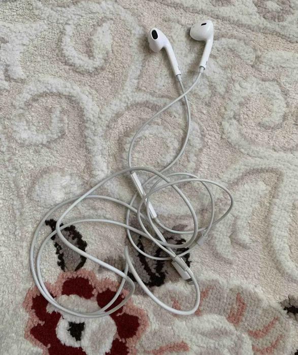 Продается Айфон XR