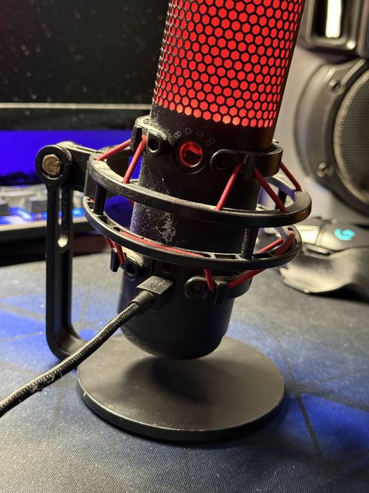 Microfon hyperx quad cast