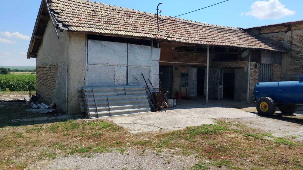 Продавам три казана за варене на ракия. Базата се намира в село БРЕСТАК област Варна.За повече информация на телефон 0889458866 Цена 60 000 евро