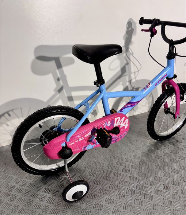 Детски велосипед С ПОМОЩНИ за момиче Btwin 16 цола/ колело