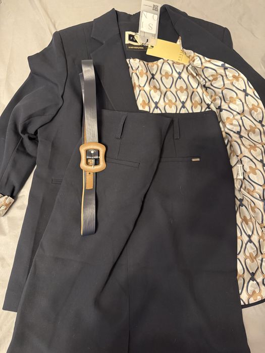 Костюм женский новый