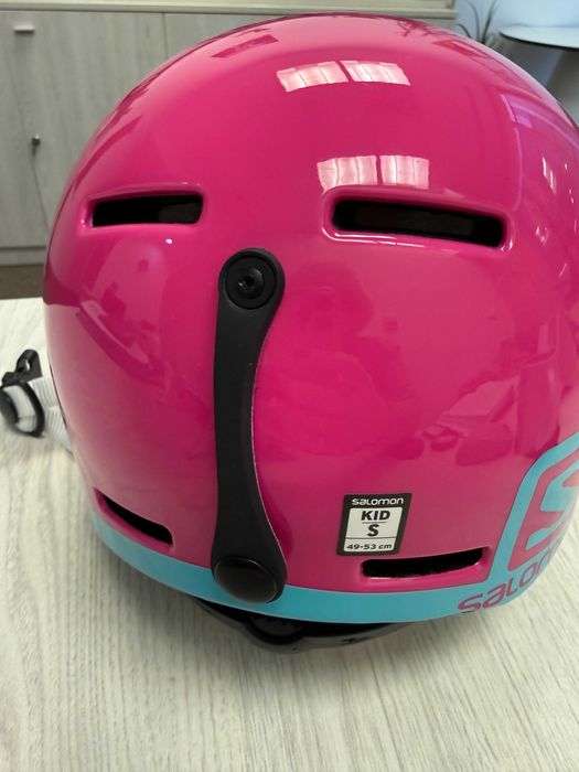 vand casca de ski Salomon 49-53 in satare foarte buna