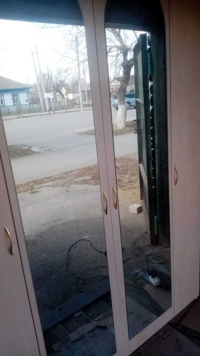 продам  прихожую угловую