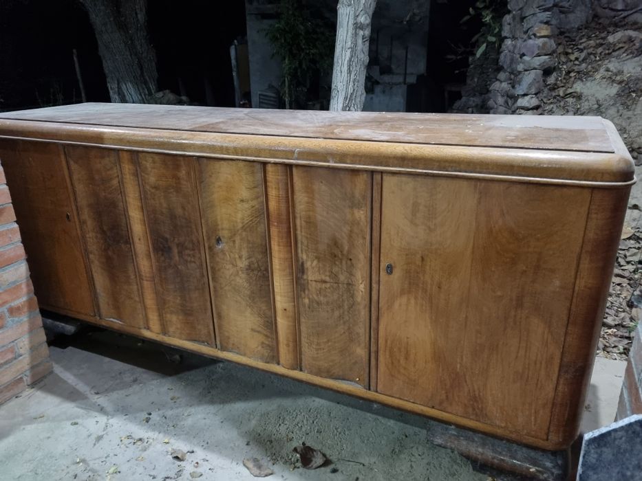 Продаётся антиквар буфет и болшй тумба прихожий зеркало