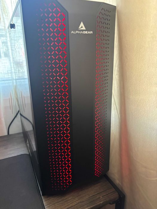 PC Gaming: Ryzen 5 5500 | B550M DS3H | RX 6600 8GB | 16GB RAM | SSD 1TB | Carcasa Alphagear Tactician
