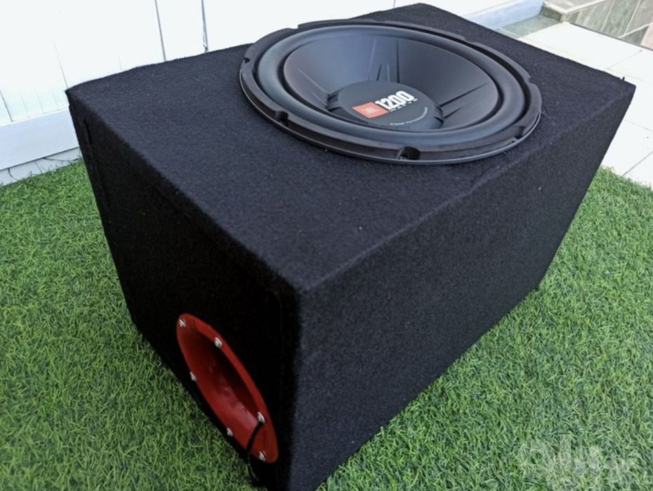 Продаю Самбуфер jbl 1200 с ящиком
