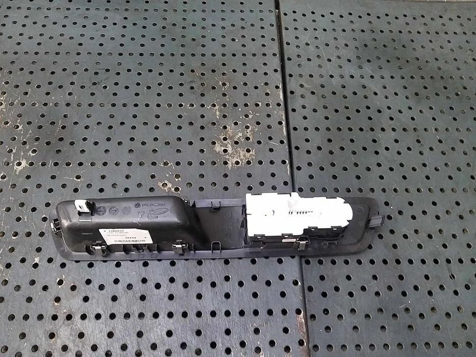 Bloc butoane geamuri oglinzi stanga fata opel vivaro c 967833502d 98144414zd