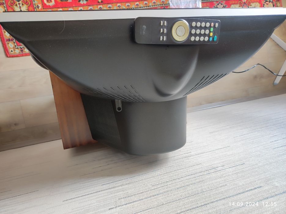 Продам Телевизор LG