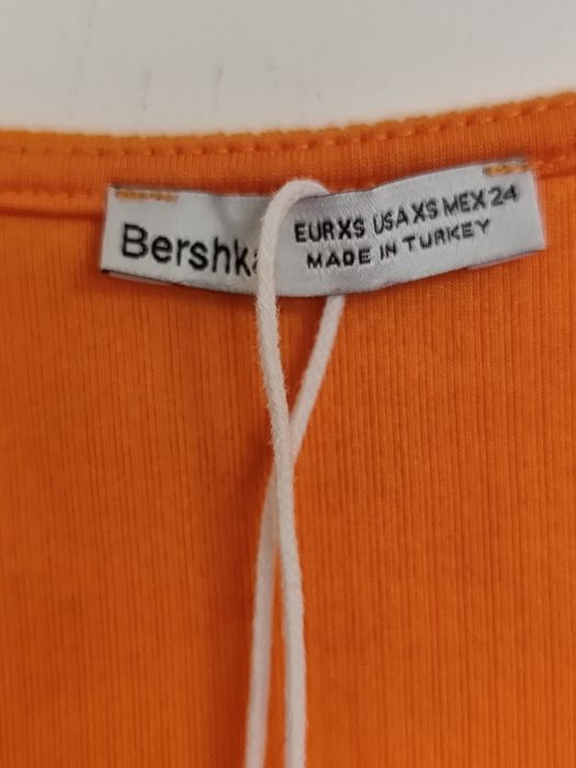 Bershka top crop nou