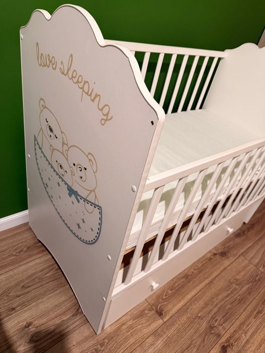 Кровать, почти новая