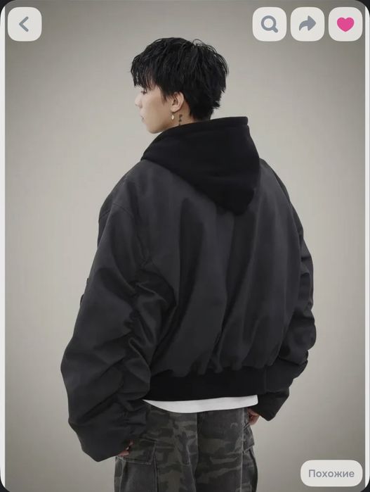 Бомбер весенний с капюшоном.