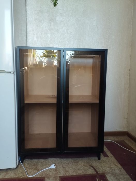 Продам тумбочку под тв