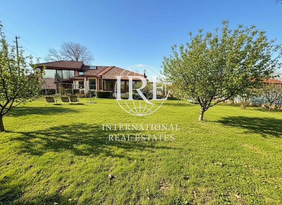 Продава се Къща в с. Приморци, Област Добрич - 400 кв.м за 545 €/кв.м - Снимка #11