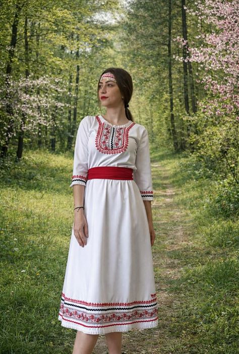 Дамски рокли с фолклорни мотиви