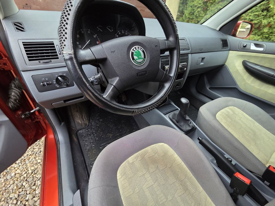 Skoda Fabia 1.4 benzină – 2001 
Gi