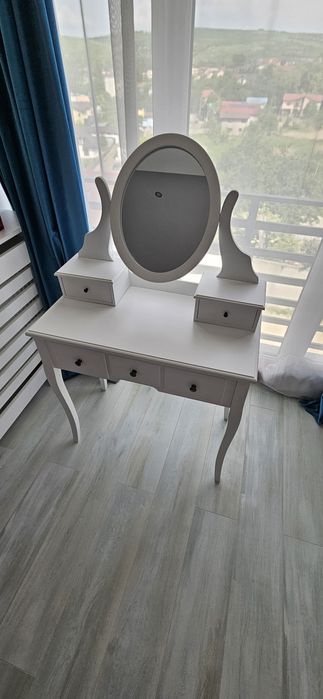 Măsuță machiaj MALLING cu oglindă albă