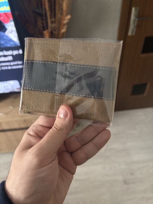 Portofel Slim Nou! Schimb