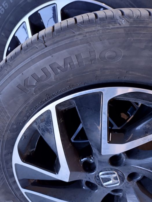 225/65/17 102V Kumho