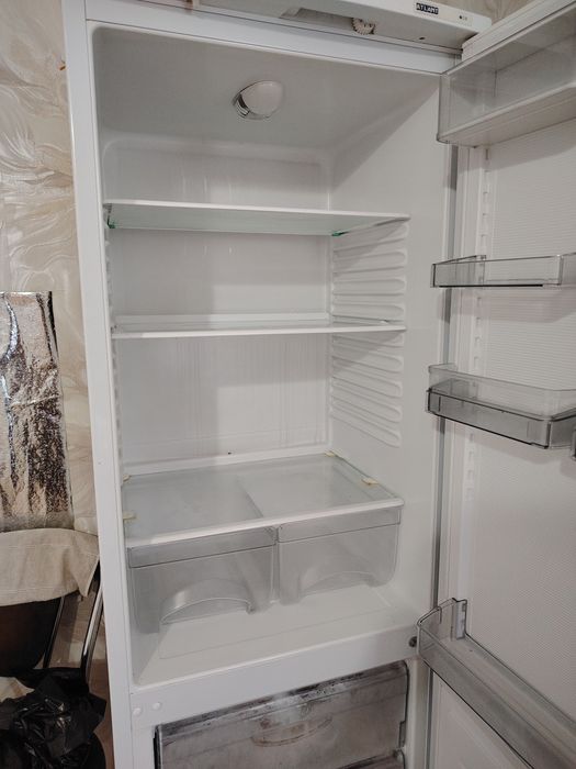 Продам б/у холодильник.