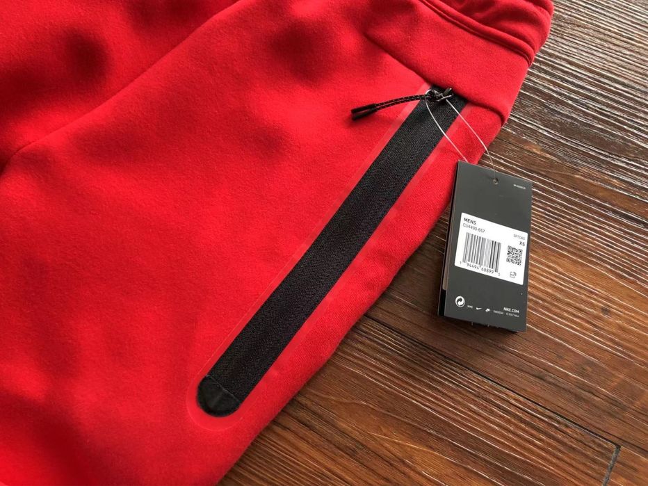 Nike Tech Fleece Rosu