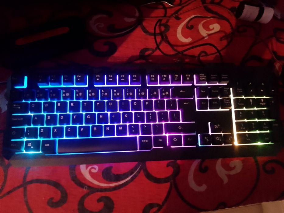 Pc,monitor tastatura,maus, boxe