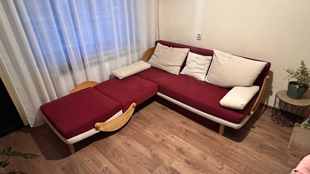 Разтегателен диван в добро състояние