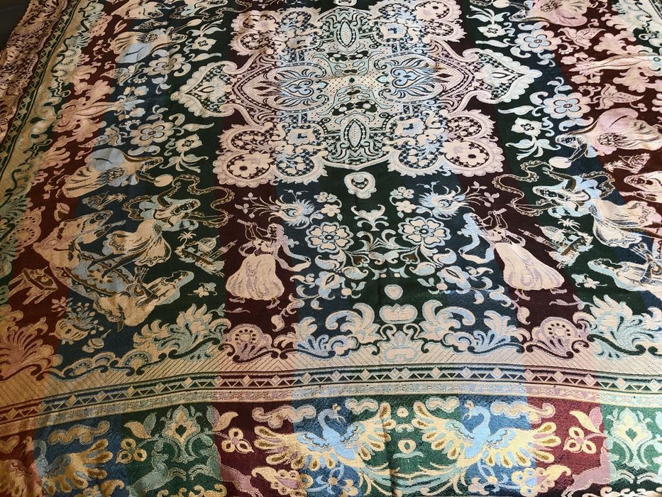 Копринена покривка за легло