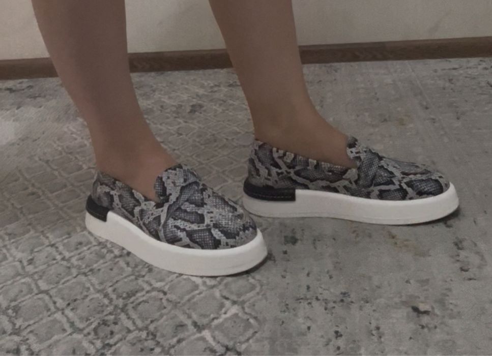 Продам женские лоферы