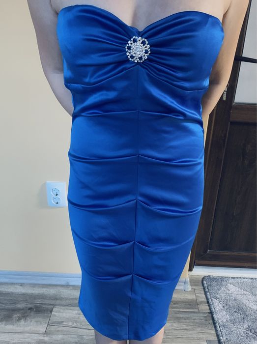 Vând rochie elegantă!!