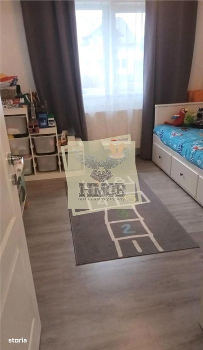 Apartament cu 3 camere si curte proprie zona Triajului
