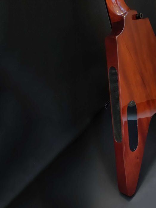 Поръчкова електрическа китара Flying V