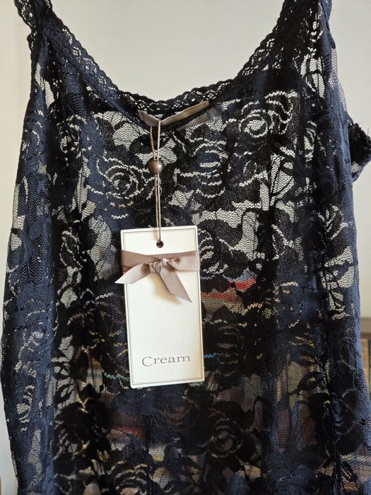 Стилно ,дамско ,дантелено бельо