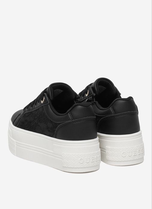 Дамски кецове Guess