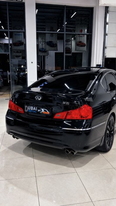 Infiniti M35 Шикарный седан