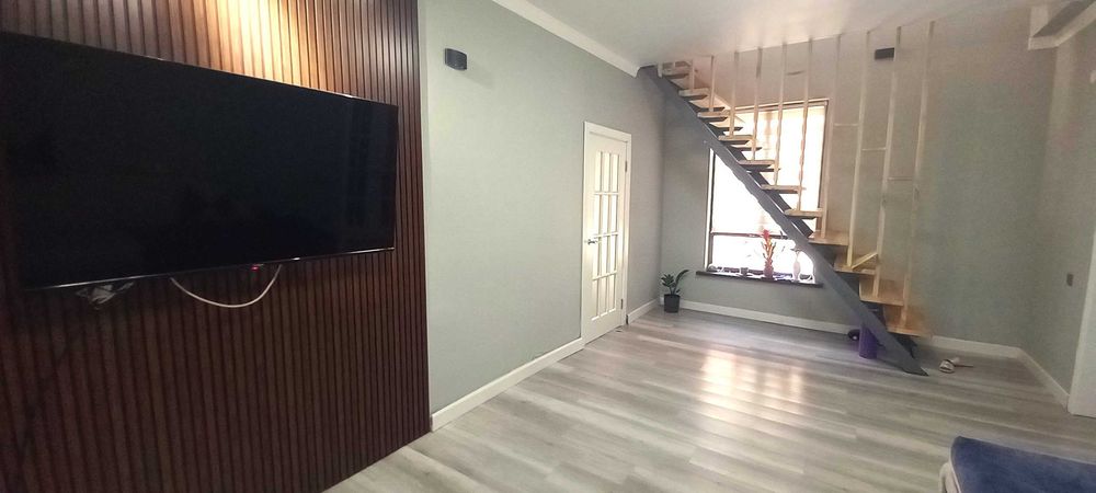 Продам дом рядом с парком, зоопарком