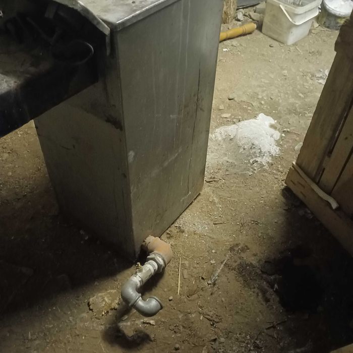 Продавам камина с водна риза на дърва 16кW руска.