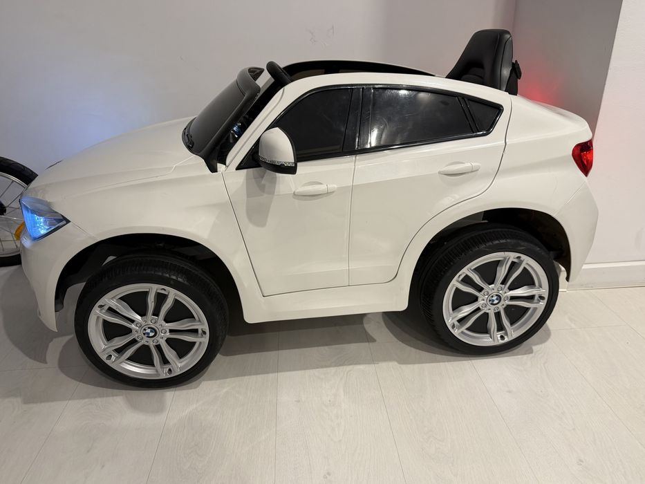 Masinuta copii BMW X6 electric - baterii noi