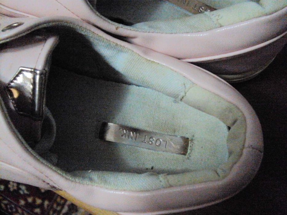 Кроссовки розовые. 37 размер