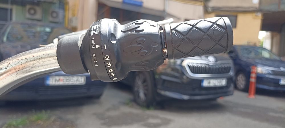 Vand bicicleta copii, roti 20'', roti ajutatoare