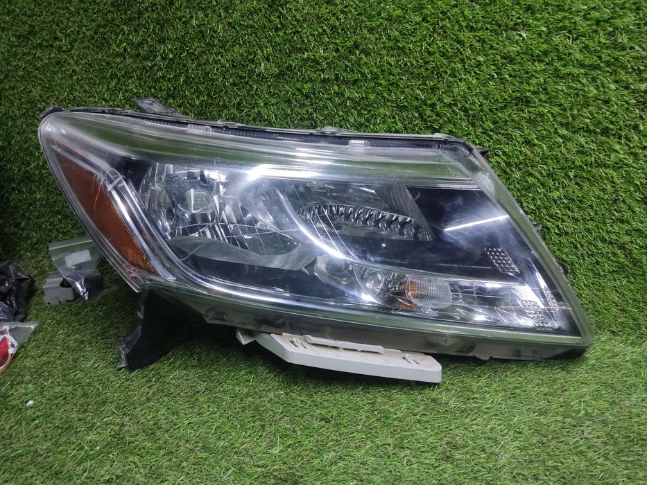 Фары nissan Pathfinder