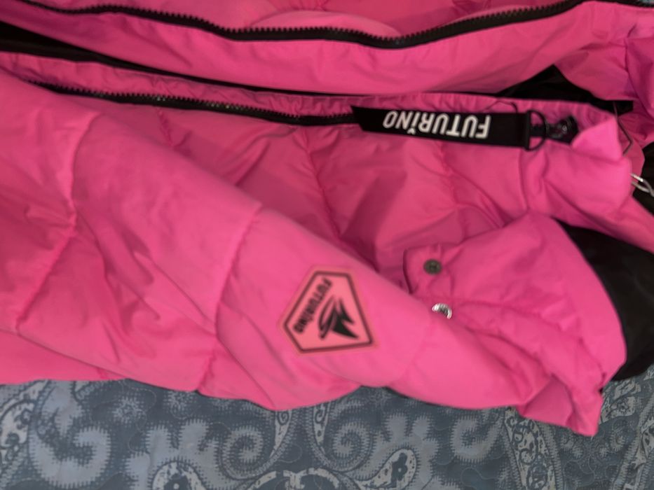 Продам детскую куртку 9-10 лет