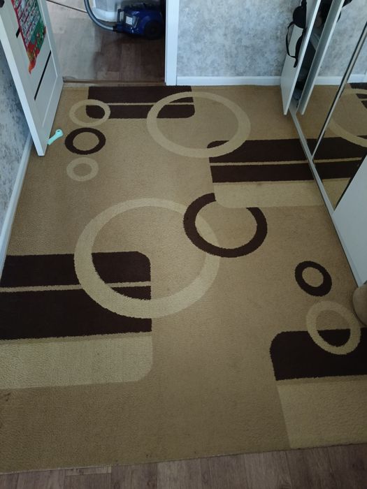 Продам ковёр 250*180
