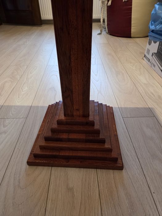 Vând măsuță din lemn masiv de stejar