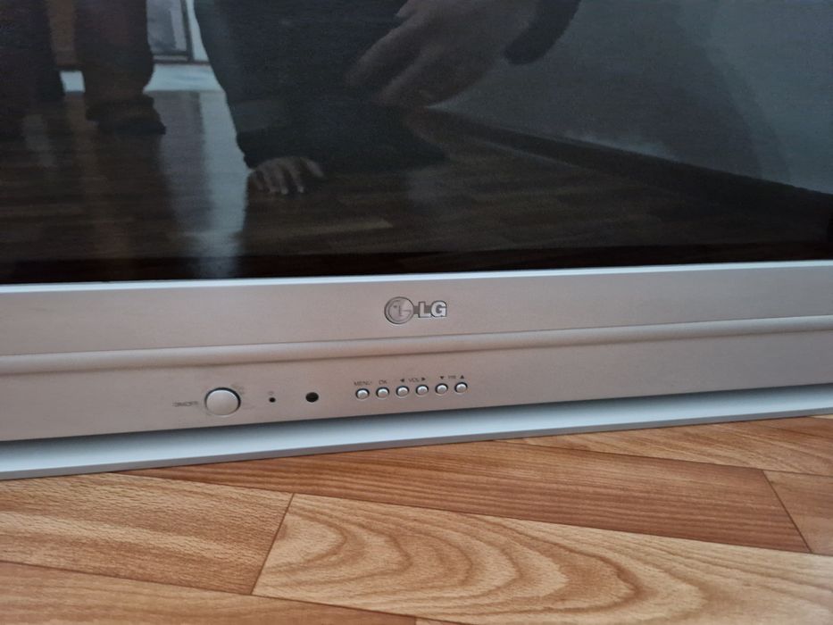 Продам телевизор