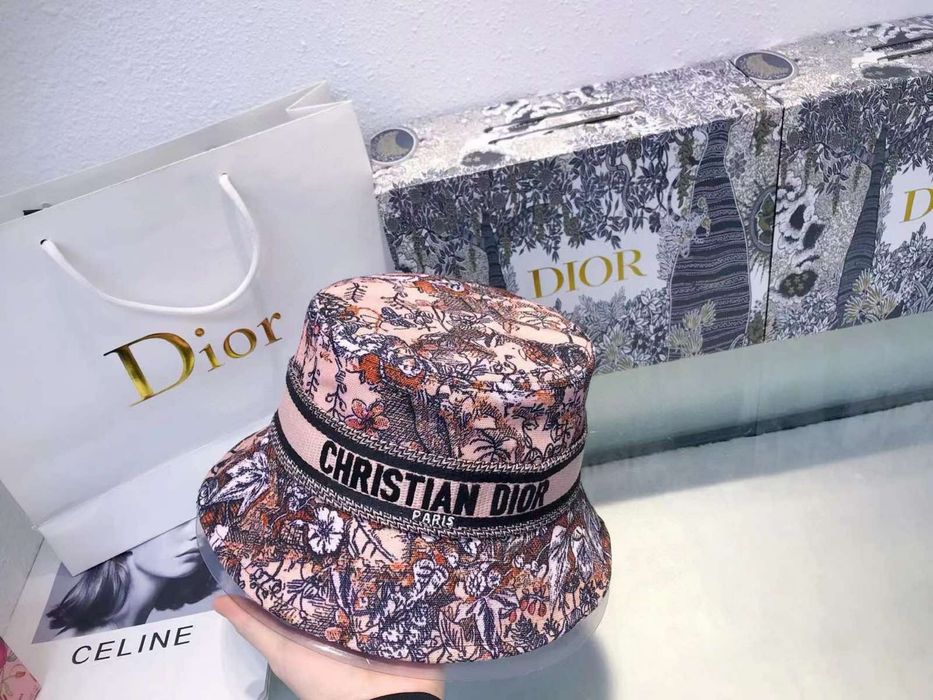 Шапки Prada,Dior , Gucci