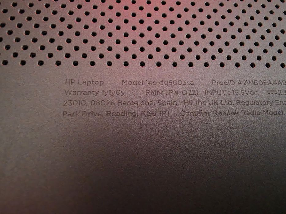 Лаптоп HP 14s / i3-12th / 8GB Ram / 256 SSD