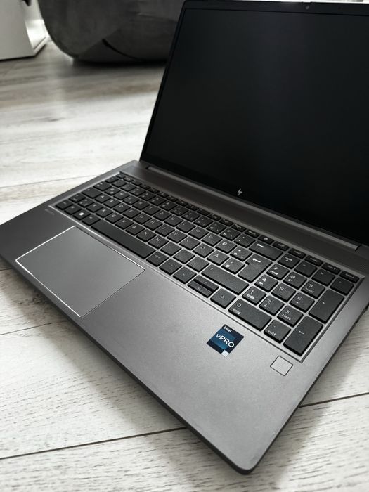 Zbook hp i7 13800H workstation g10 16gb ram