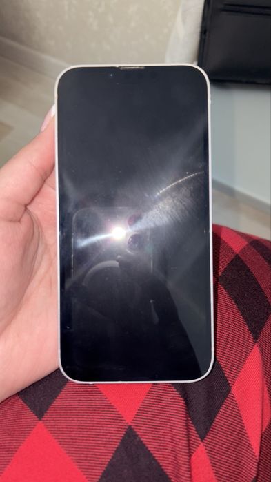 iPhone 13 розовый