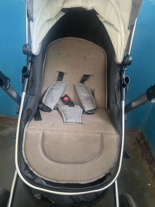 Продаётся коляска 3в1